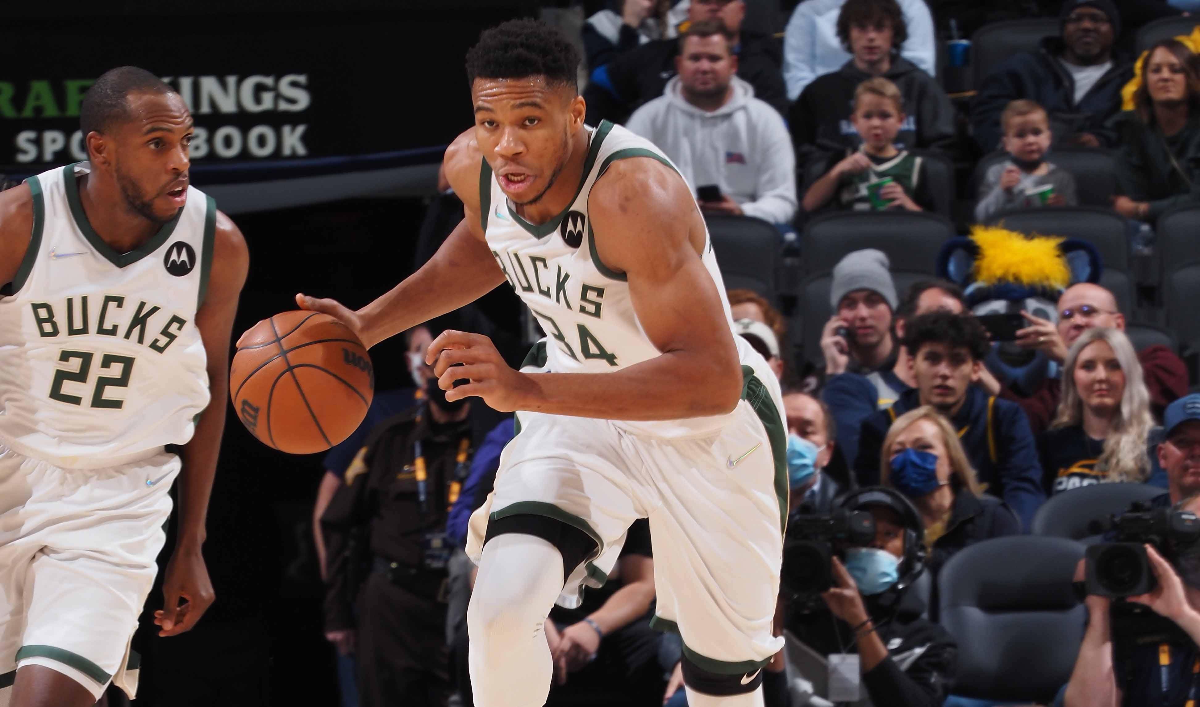 进攻状态不佳！西亚卡姆半场17分钟 11中3拿到11分2板2助（西亚卡姆手感欠佳：半场17分钟11投3中，收获11分2篮板2助攻）