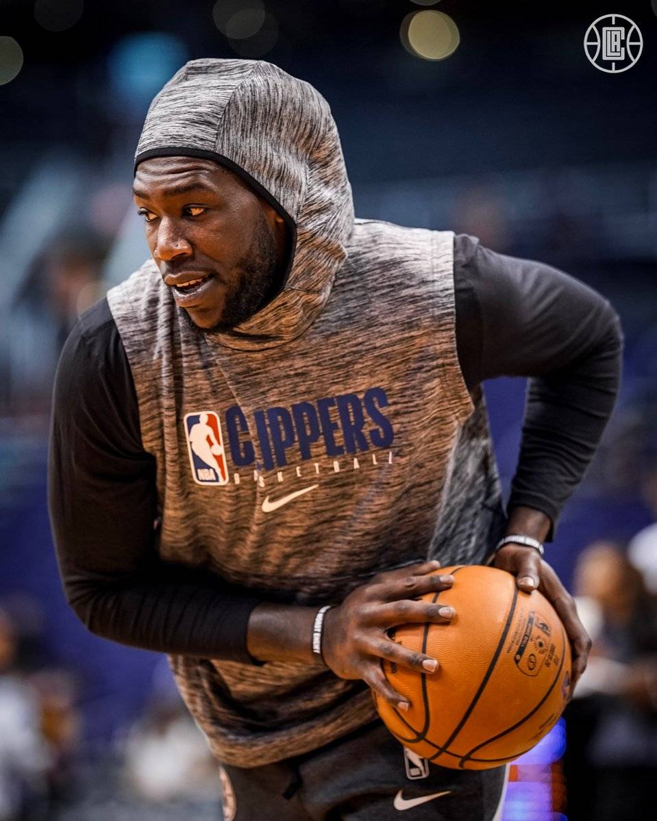 内线人手严重不足，黄蜂不得不裁掉了前凯尔特人锋线新星？（内线捉襟见肘，黄蜂为何忍痛裁掉昔日凯尔特人锋线希望？）