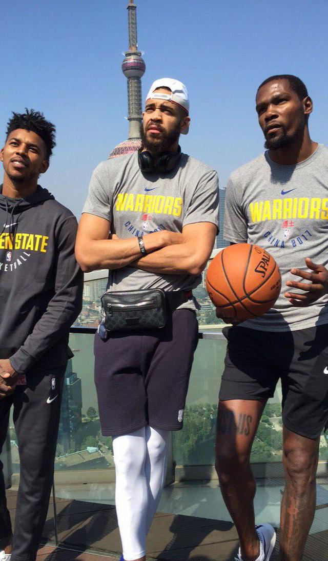 张庆鹏：里勒肘子将带伤出战（张庆鹏透露：里勒肘部有伤仍将出战）