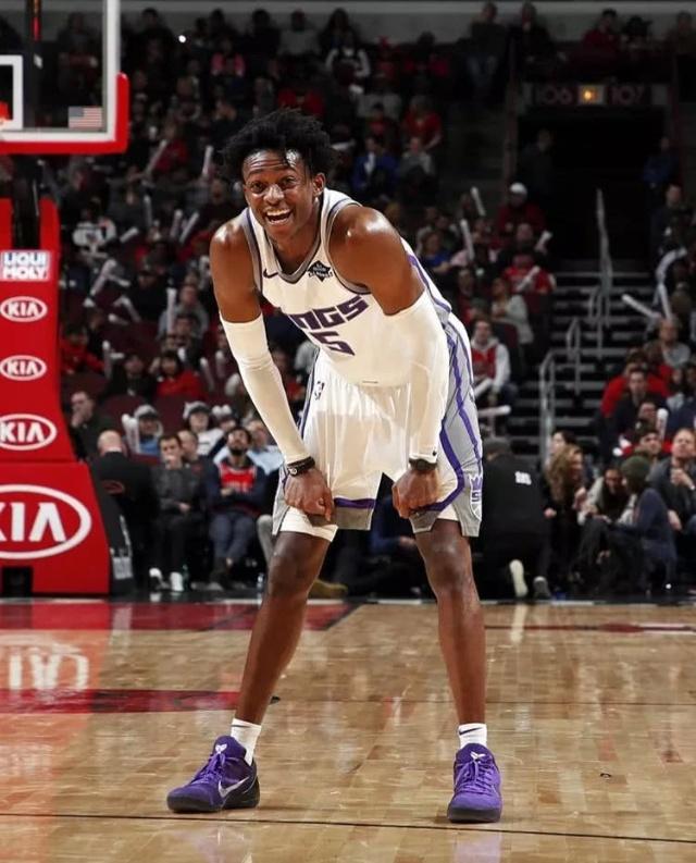 小瓦格纳狂轰32分，命中率超5成，魔术一分险胜热火（小瓦格纳轰下32分命中率逾五成，魔术1分险擒热火）