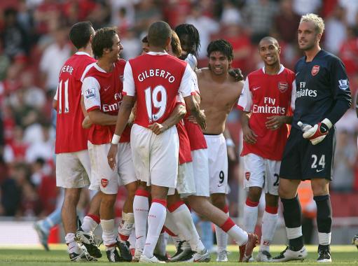 塞克斯顿因左大腿受伤，本场对阵尼克斯不会回归（塞克斯顿左大腿受伤，本场战尼克斯提前退场）