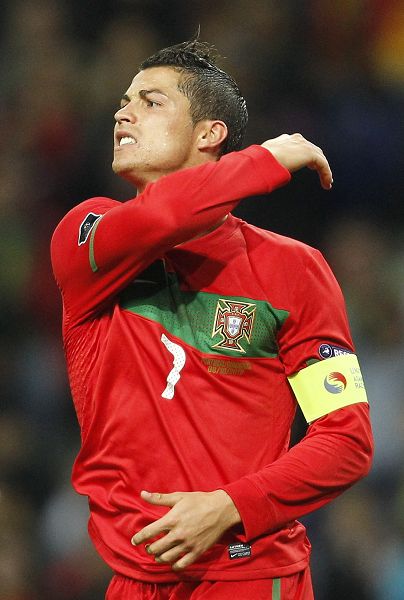 客战梅州建功，英博18岁小将杨铭锐斩获职业生涯首球（客场对阵梅州破门，英博18岁新星杨铭锐喜迎职业处子球）