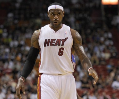 马克西本赛季9次单场35+，创个人常规赛生涯新高（马克西本季第9次轰下35+，刷新个人常规赛纪录）