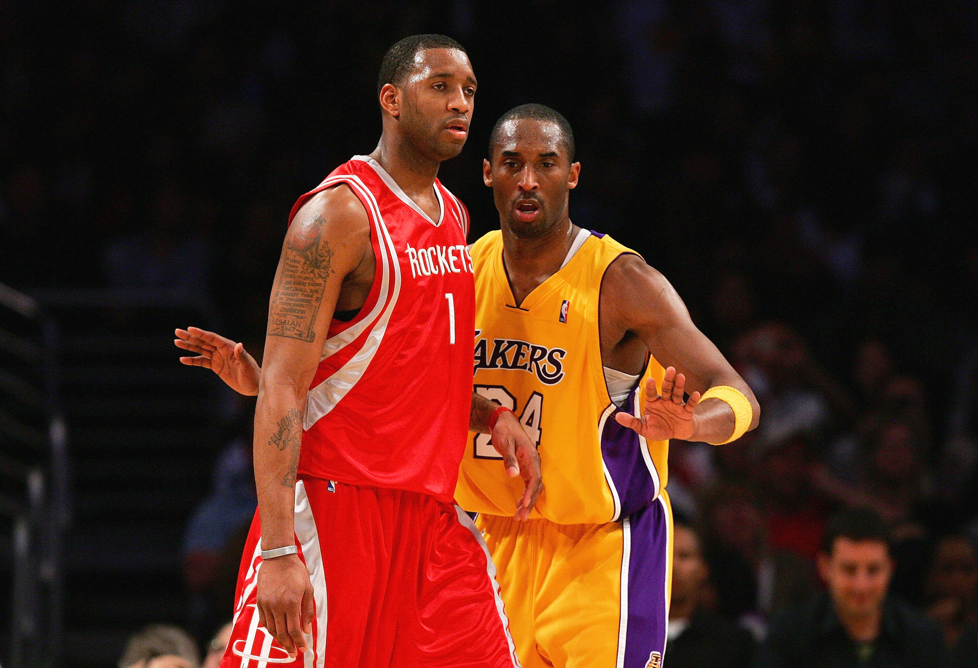 斯基拉：一家英超俱乐部询问了米兰前锋圣地亚哥的信息（斯基拉：英超球队已打听米兰前锋圣地亚哥的情况）