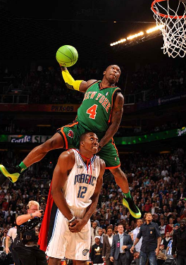 体坛记忆｜奥尼尔可是NBA的活宝，本以为是持球个人单打，但是他却戏耍了霍华德（体坛记忆｜NBA活宝奥尼尔：看似持球单打，却把霍华德戏耍一番）