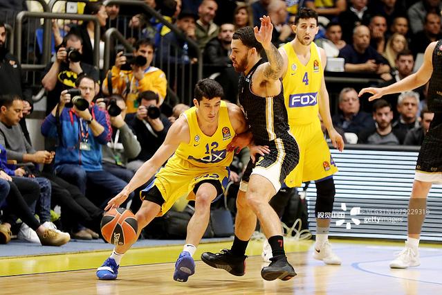 中足联颁奖礼获奖名单：拉莫斯最佳主帅，卡扎荣膺中超MVP（中足联年度颁奖：拉莫斯当选最佳教练，卡扎斩获中超MVP）