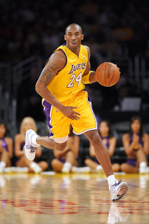 英超赛程提醒：切尔西对阵曼联,（英超焦点对决：切尔西迎战曼联）