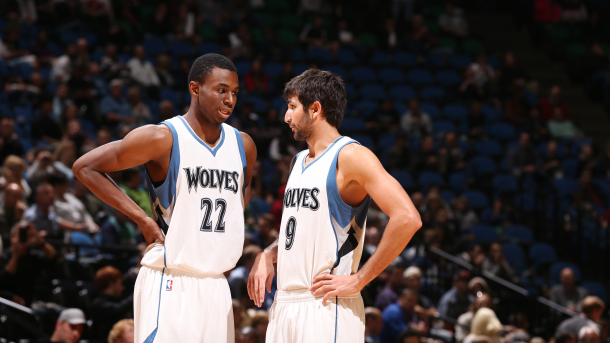 萨顿批萨拉赫：状态大幅下滑该接受替补，还自视甚高令人尴尬（萨顿指责萨拉赫：状态下滑应坐替补，自负姿态令人尴尬）