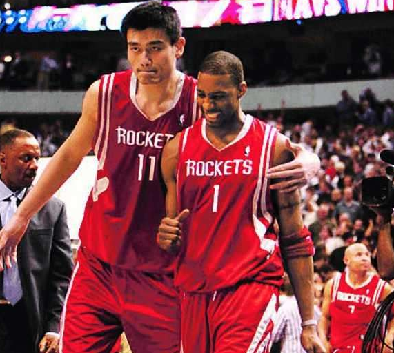 张琳艳身穿阿根廷2026世界杯球衣：期待在美加墨见到梅西（张琳艳身披阿根廷2026世界杯战袍：盼在美加墨与梅西相见）